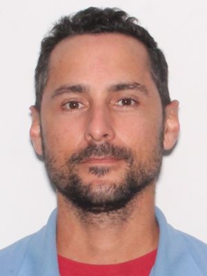 ROBERT LEONARDO SOMOZA