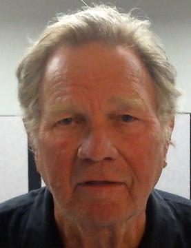 Lee Earl Graves